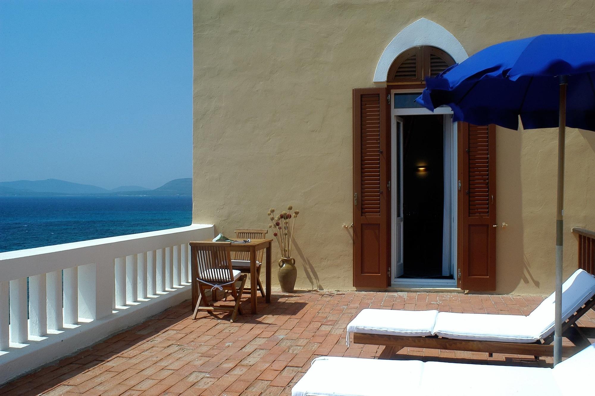 Tronas & Hotel 5*